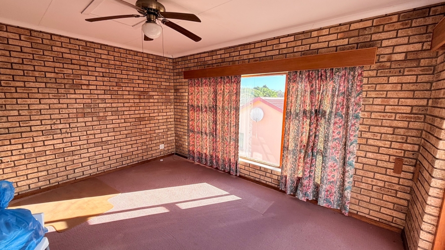 To Let 3 Bedroom Property for Rent in Heiderand Western Cape